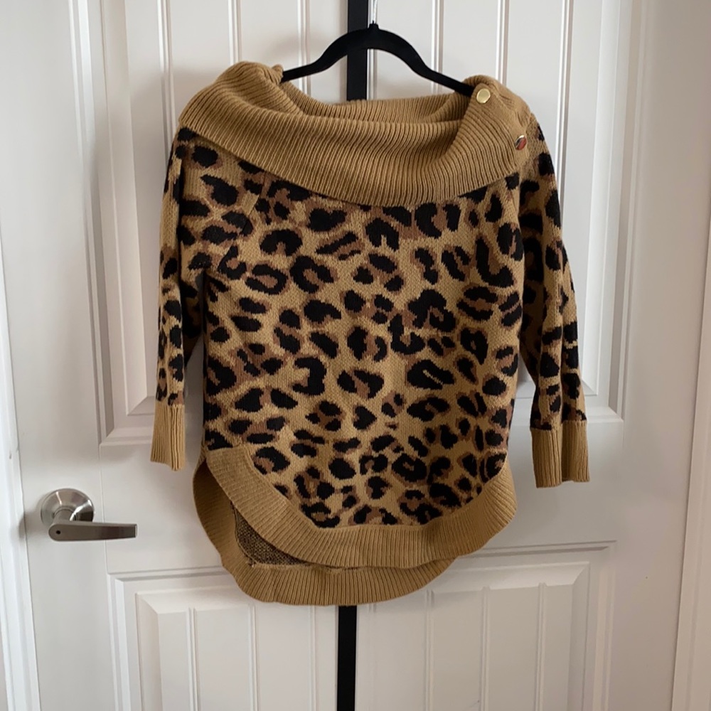 🤯MOVING SALE🤯 NWT Animal print sweater
